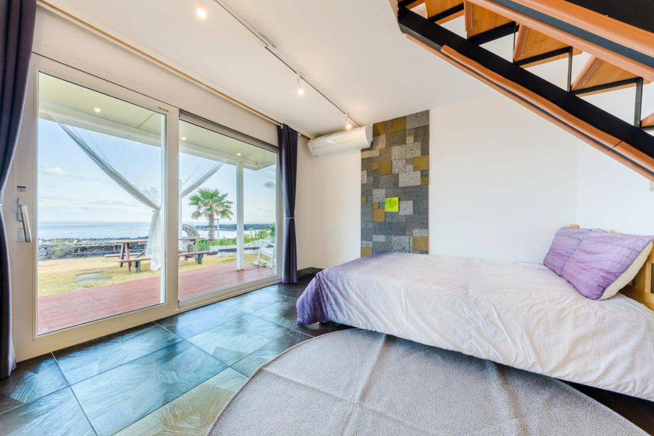 Jeju Turning Point Pension Seogwipo Exterior photo